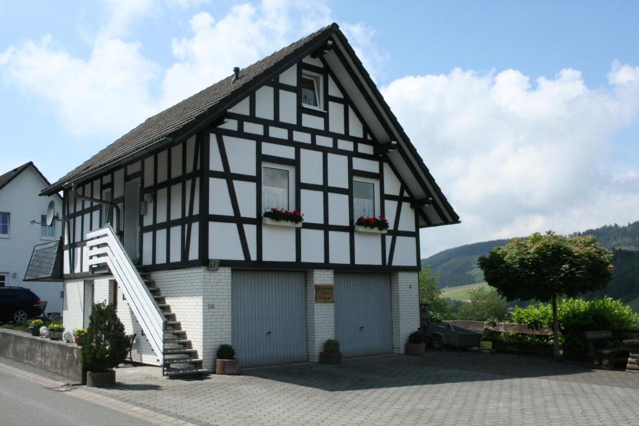 Ferienhaus Zur Ennest Schmallenberg Exterior photo
